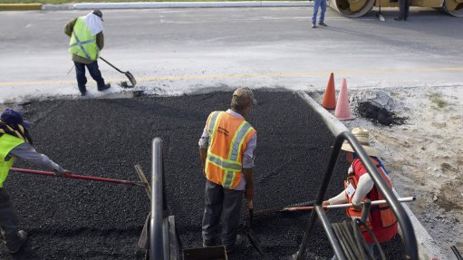  Keeping road projects on track