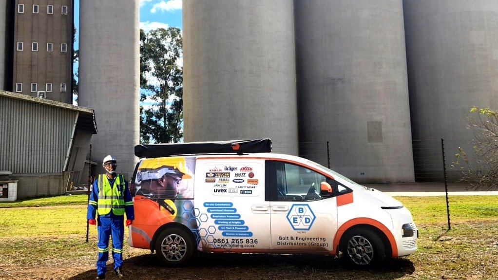 An image of a B.E.D. contractor at an industrial operatio