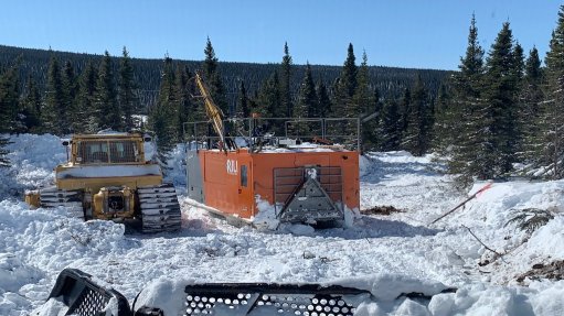 Image of skid-mounted drill rig at Carheil