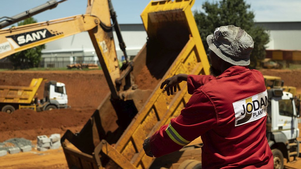 Mlondolozi Makuni, an experienced skills development specialist with AET expertise