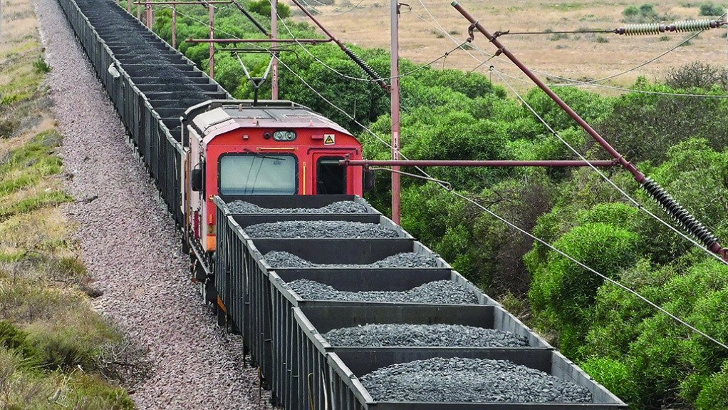 Rail locomotive