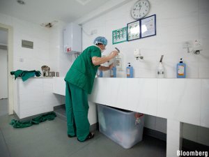 Doctors called to help in public clinics