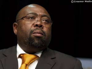 Govt must work with construction role-players to overcome corruption – Nxesi 