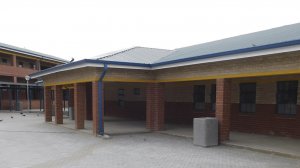 For Soweto’s Noorgesig Primary School, Corobrik Firelight Travertine and Corobrik Golden Wheat Travertine face bricks were used in the construction of the administrative building and school hall. The school opened its doors to 1 800 pupils at the beginning of the 2020 school year