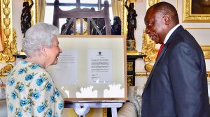 Image of Queen Elizabeth II and President Cyril Ramaphosa