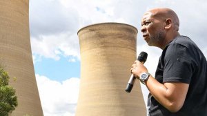 Electricity Minister Kgosientsho Ramokgopa has confirmed that the IRP update contains a revised decommissioning schedule for Eskom’s aged coal power stations.