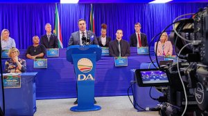 DA leader John Steenhuisen with the party's election candidates 