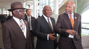 Finance Minister Enoch Godongwana (left) and SARB Governor Lesetja Kganyago (right) with President Cyril Ramaphosa earlier this year.
