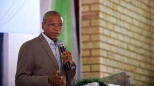 Committee chairperson Supra Mahumapelo