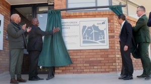 Electricity Minister Kgosientsho Ramokgopa, President Cyril Ramaphosa, Seriti Resources CEO Mike Teke & Seriti Green CEO Peter Venn